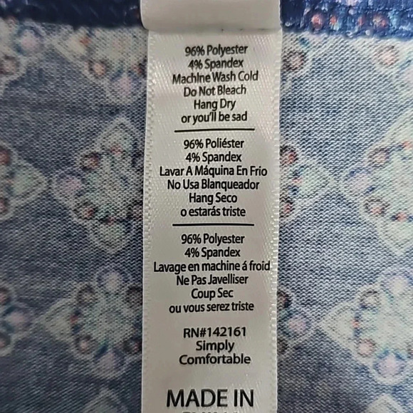 LuLaRoe Classic Tee Navy Geometric Size Medium - Picture 7 of 10